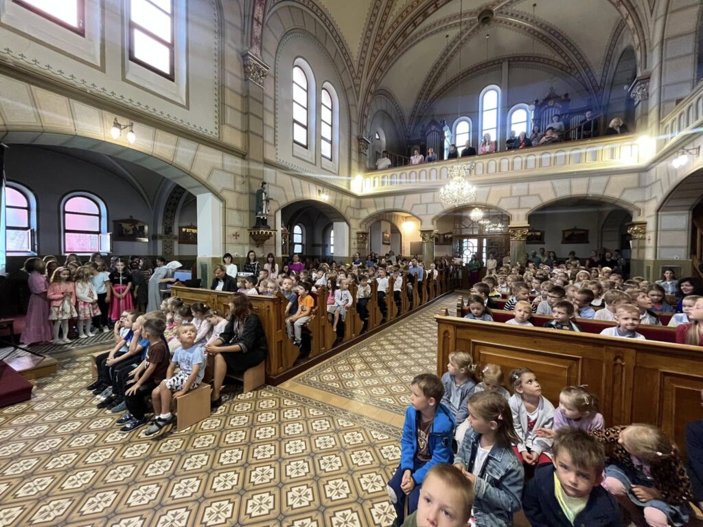 Kláštorný Kostol Notre Dame Žiacke sväté omše