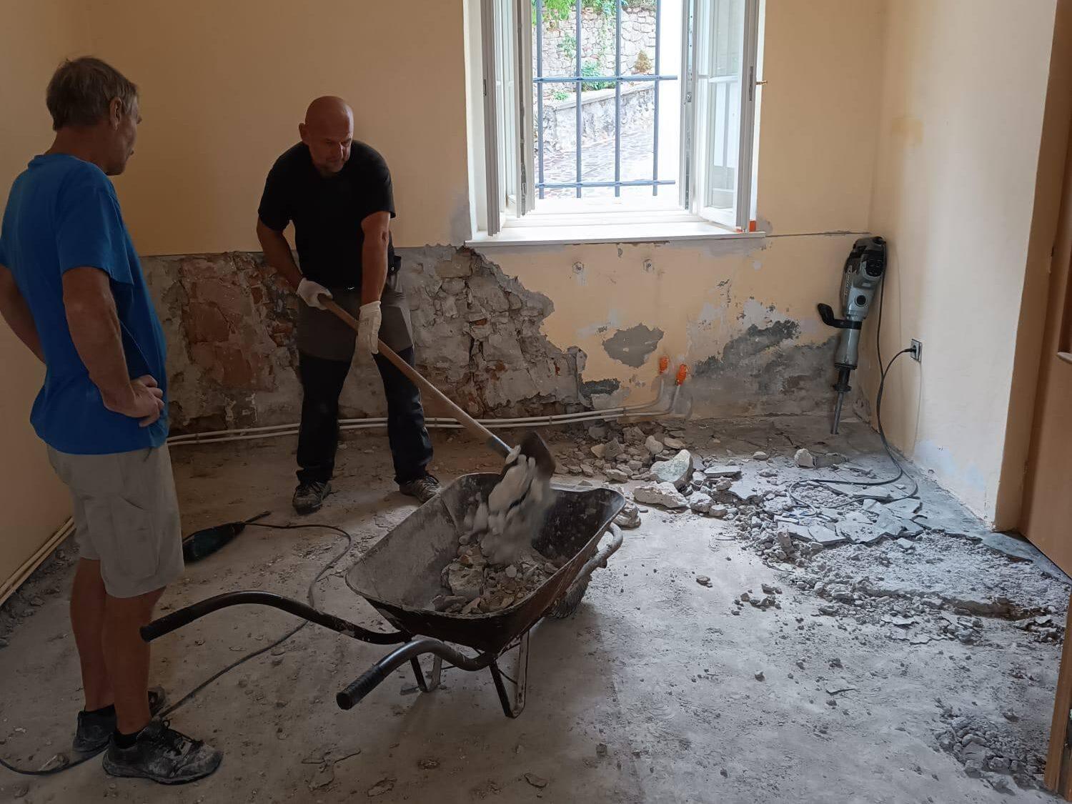 Rekonštrukcia farskej kancelárie 684167818 1405770578261210 1831143269851399732 n