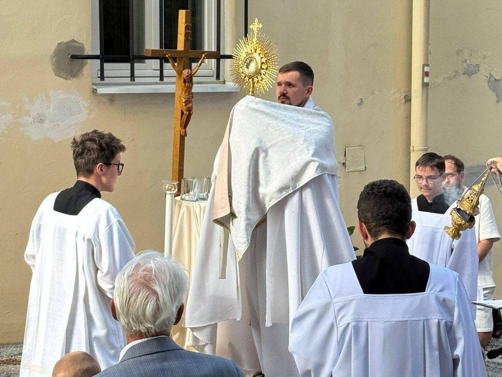 Eucharistická procesia na sviatok Božieho Tela